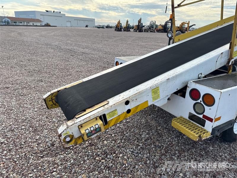 Tug T660 Tapis A Bagages Autotractes Belt Loader L Lantbruk - Övrigt