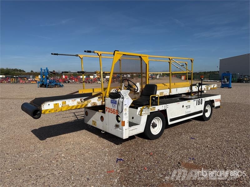  Tug T660 Tapis A Bagages Autotractes Belt Loader L Lantbruk - Övrigt
