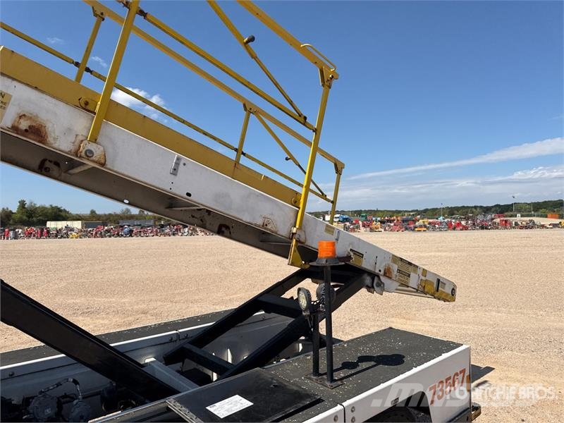 Tug T660 Tapis A Bagages Autotractes Belt Loader L Lantbruk - Övrigt