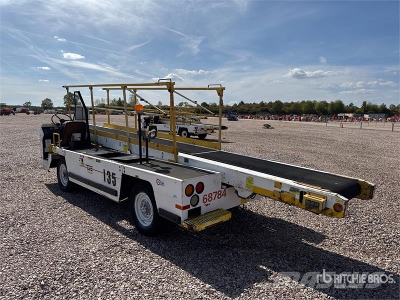  Tug T660 Tapis A Bagages Autotractes Belt Loader L Lantbruk - Övrigt