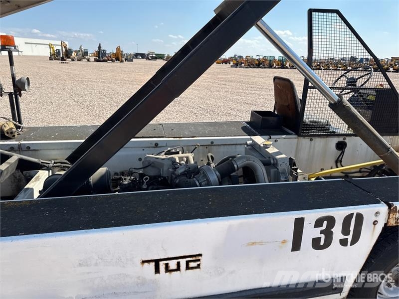 Tug T660 Tapis A Bagages Autotractes Belt Loader L Lantbruk - Övrigt