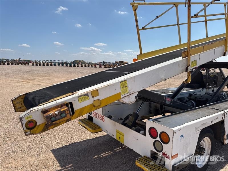 Tug T660 Tapis A Bagages Autotractes Belt Loader L Lantbruk - Övrigt