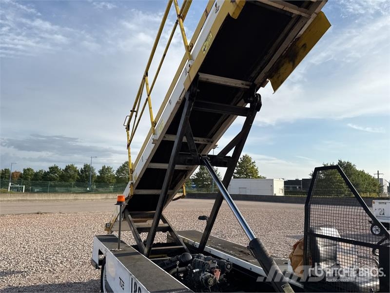 Tug T660 Tapis A Bagages Autotractes Belt Loader L Lantbruk - Övrigt