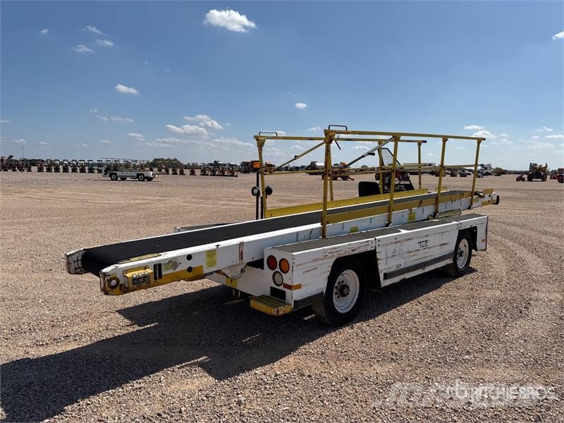 Tug T660 Tapis A Bagages Autotractes Belt Loader D Lantbruk - Övrigt