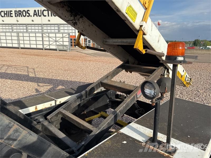 Tug T660 Tapis A Bagages Autotractes Belt Loader L Lantbruk - Övrigt
