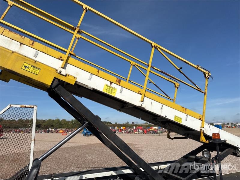 Tug T660 Tapis A Bagages Autotractes Belt Loader D Lantbruk - Övrigt