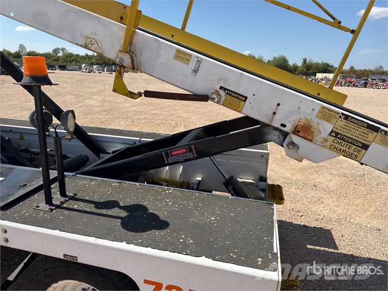 Tug T660 Tapis A Bagages Autotractes Belt Loader L Lantbruk - Övrigt