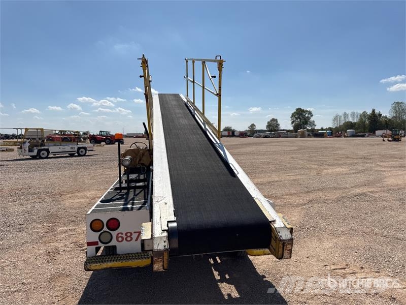 Tug T660 Tapis A Bagages Autotractes Belt Loader L Lantbruk - Övrigt