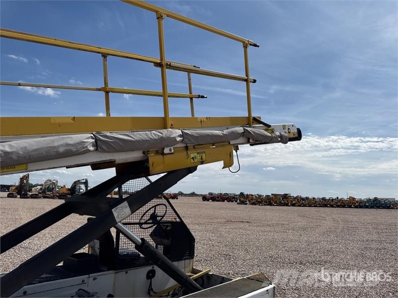  Tug T660 Tapis A Bagages Autotractes Belt Loader L Lantbruk - Övrigt