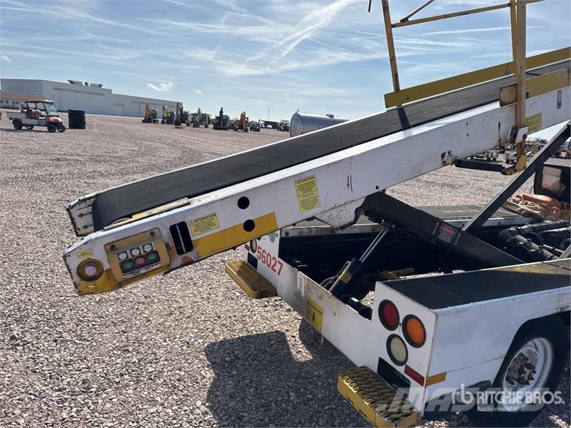 Tug T660 Tapis A Bagages Autotractes Belt Loader D Lantbruk - Övrigt