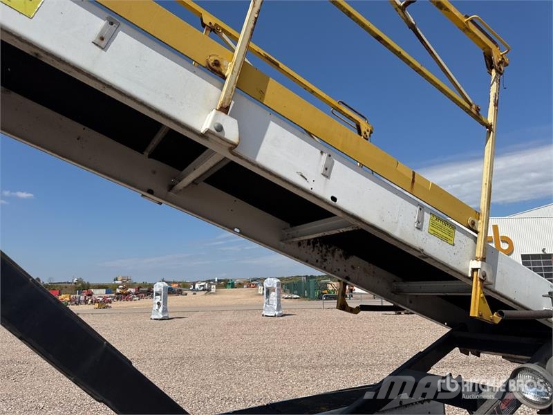 Tug T660 Tapis A Bagages Autotractes Belt Loader L Lantbruk - Övrigt