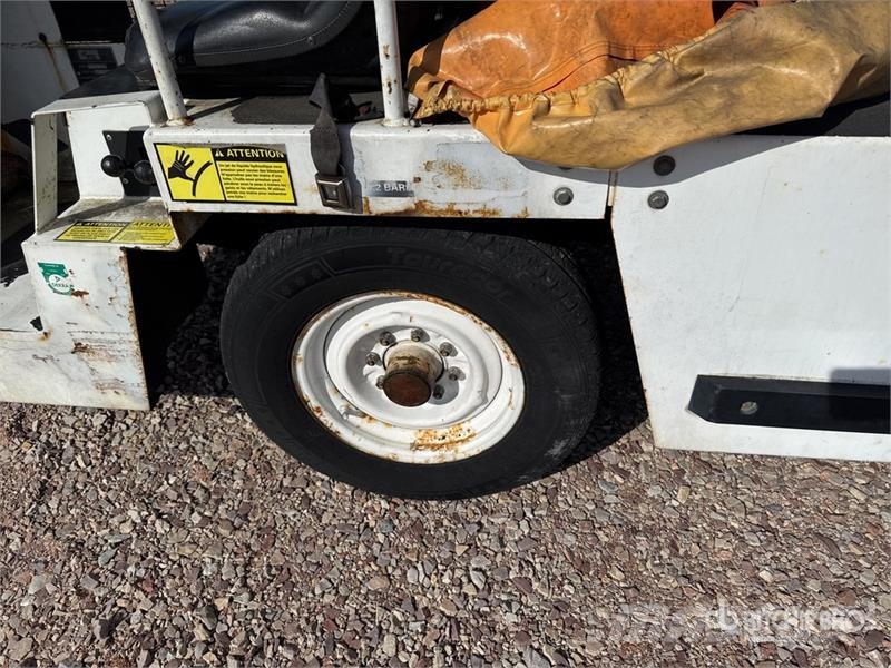 Tug T660 Tapis A Bagages Autotractes Belt Loader D Lantbruk - Övrigt