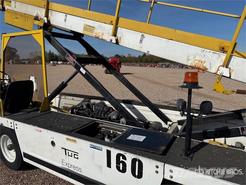  Tug T660 Tapis A Bagages Autotractes Belt Loader L Lantbruk - Övrigt