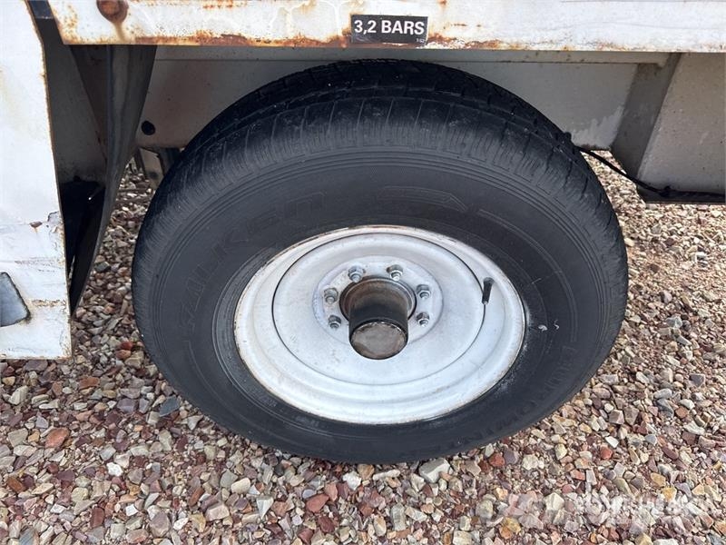  Tug T660 Tapis A Bagages Autotractes Belt Loader L Lantbruk - Övrigt