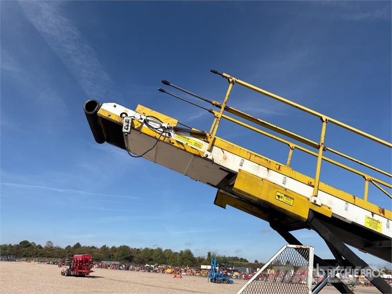 Tug T660 Tapis A Bagages Autotractes Belt Loader D Lantbruk - Övrigt