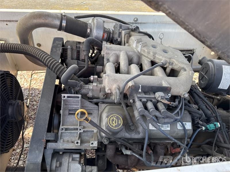  Tug T660 Tapis A Bagages Autotractes Belt Loader L Lantbruk - Övrigt