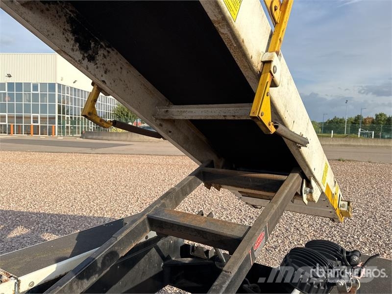 Tug T660 Tapis A Bagages Autotractes Belt Loader L Lantbruk - Övrigt