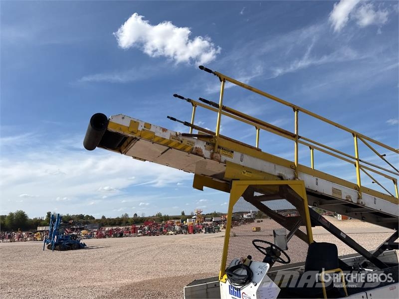  Tug T660 Tapis A Bagages Autotractes Belt Loader L Lantbruk - Övrigt