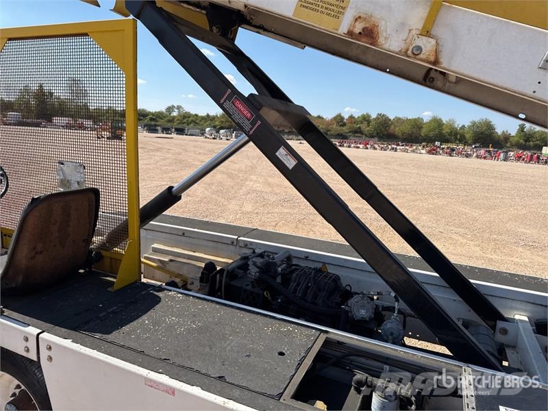 Tug T660 Tapis A Bagages Autotractes Belt Loader L Lantbruk - Övrigt
