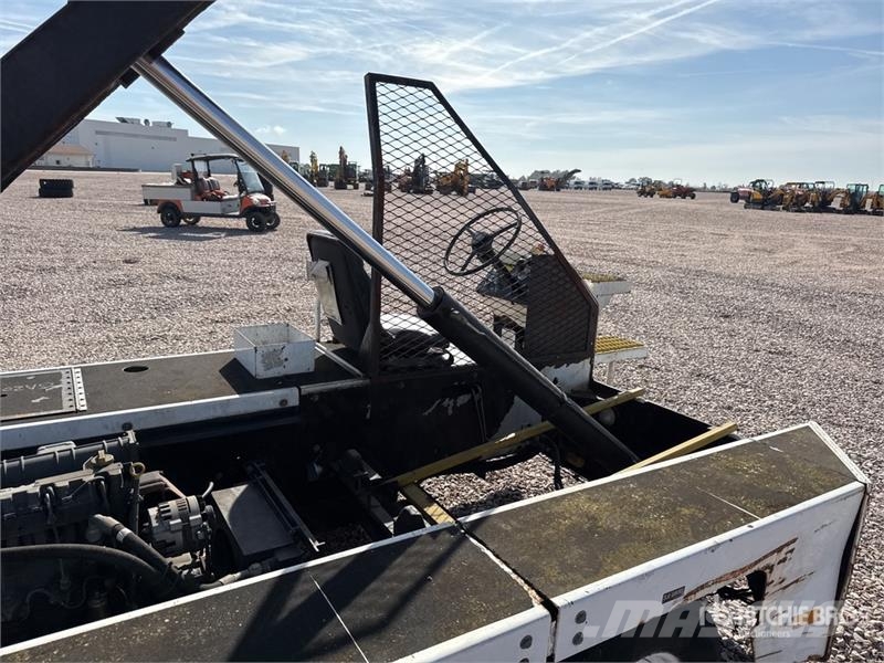  Tug T660 Tapis A Bagages Autotractes Belt Loader D Lantbruk - Övrigt