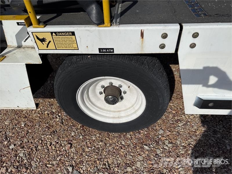  Tug T660 Tapis A Bagages Autotractes Belt Loader L Lantbruk - Övrigt