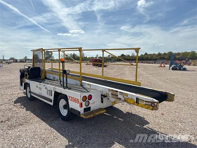  Tug T660 Tapis A Bagages Autotractes Belt Loader L Lantbruk - Övrigt