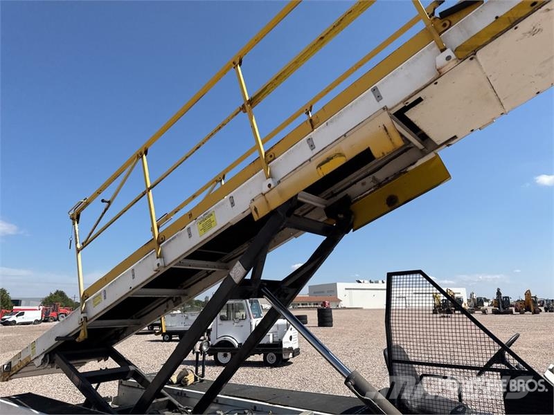 Tug T660 Tapis A Bagages Autotractes Belt Loader L Lantbruk - Övrigt