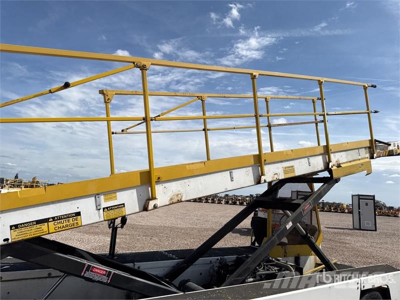  Tug T660 Tapis A Bagages Autotractes Belt Loader L Lantbruk - Övrigt