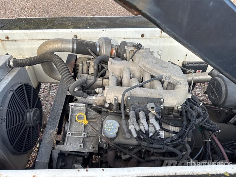  Tug T660 Tapis A Bagages Autotractes Belt Loader L Lantbruk - Övrigt