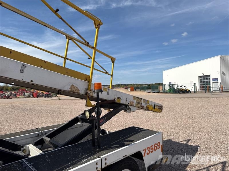  Tug T660 Tapis A Bagages Autotractes Belt Loader L Lantbruk - Övrigt