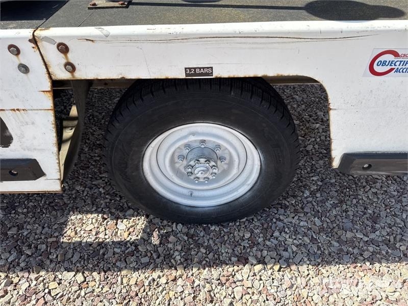  Tug T660 Tapis A Bagages Autotractes Belt Loader L Lantbruk - Övrigt