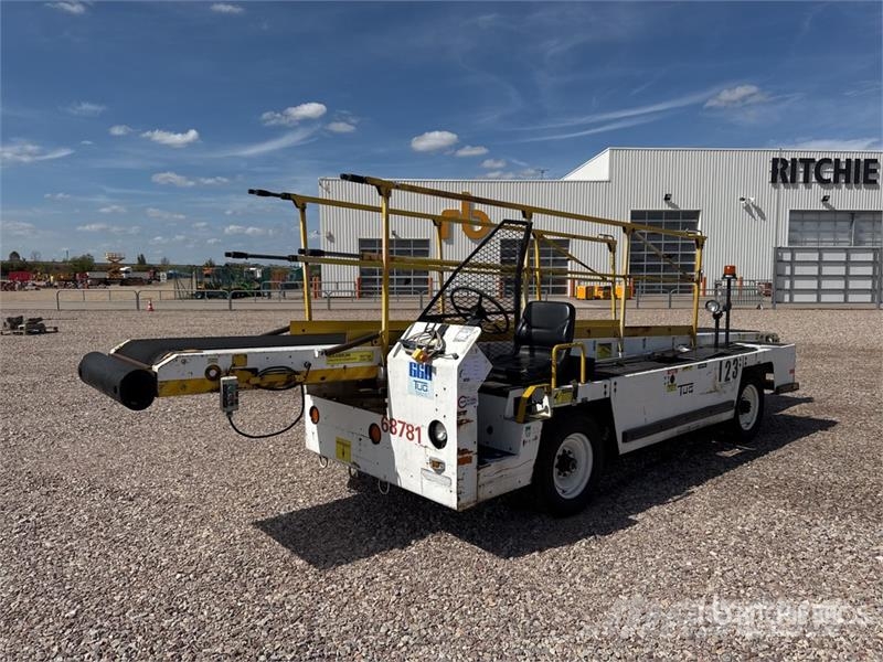  Tug T660 Tapis A Bagages Autotractes Belt Loader L Lantbruk - Övrigt