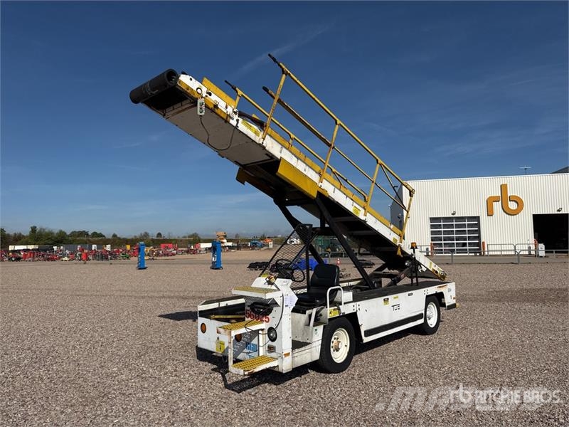  Tug T660 Tapis A Bagages Autotractes Belt Loader D Lantbruk - Övrigt