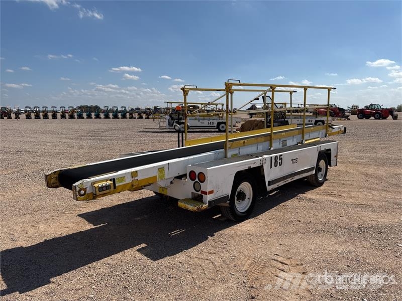 Tug T660 Tapis A Bagages Autotractes Belt Loader L Lantbruk - Övrigt