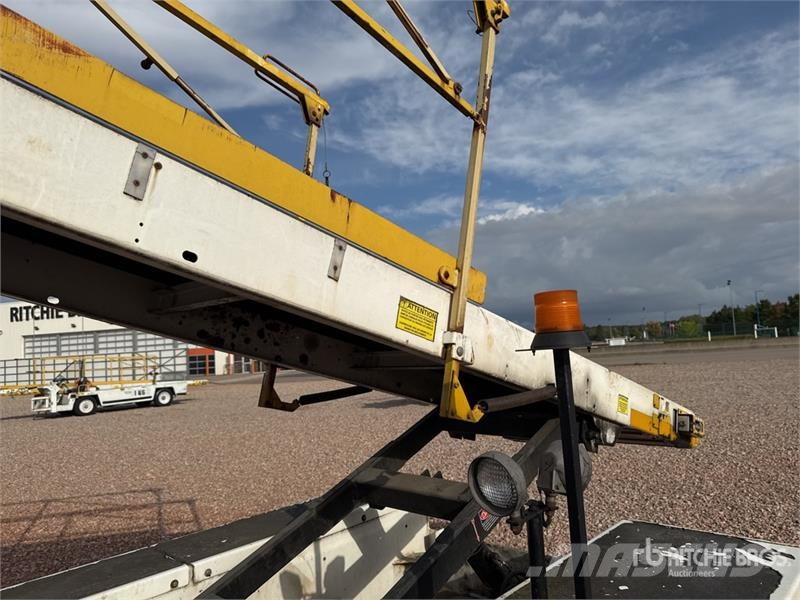 Tug T660 Tapis A Bagages Autotractes Belt Loader L Lantbruk - Övrigt
