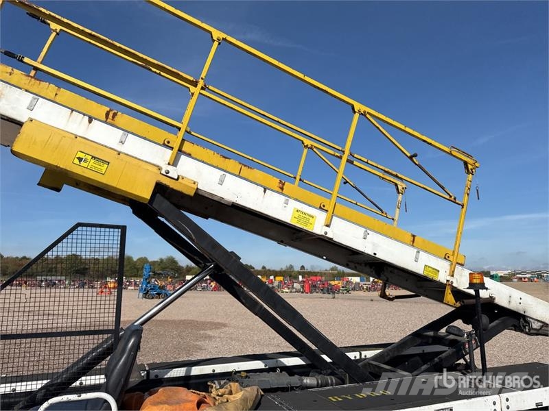 Tug T660 Tapis A Bagages Autotractes Belt Loader D Lantbruk - Övrigt
