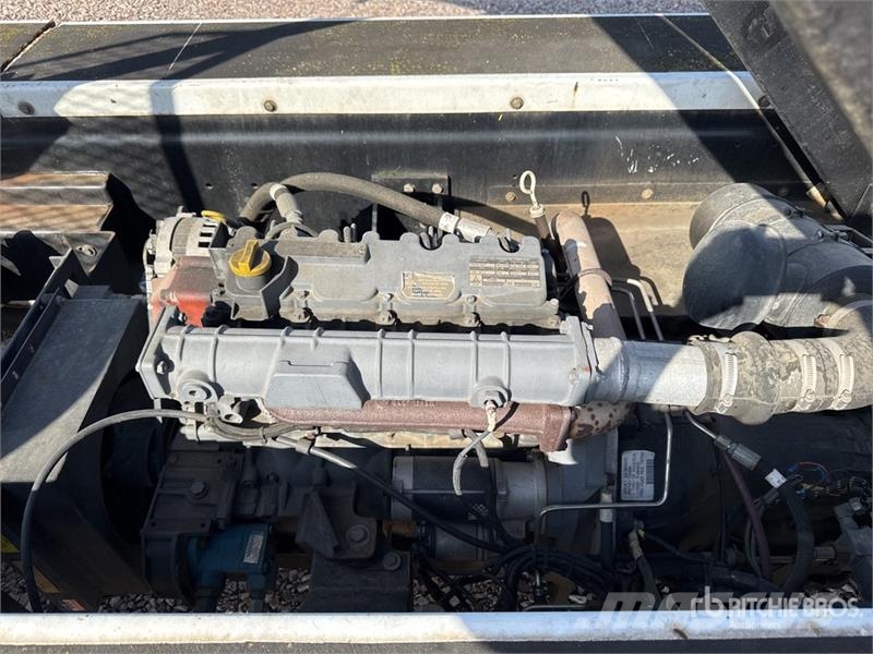  Tug T660 Tapis A Bagages Autotractes Belt Loader D Lantbruk - Övrigt