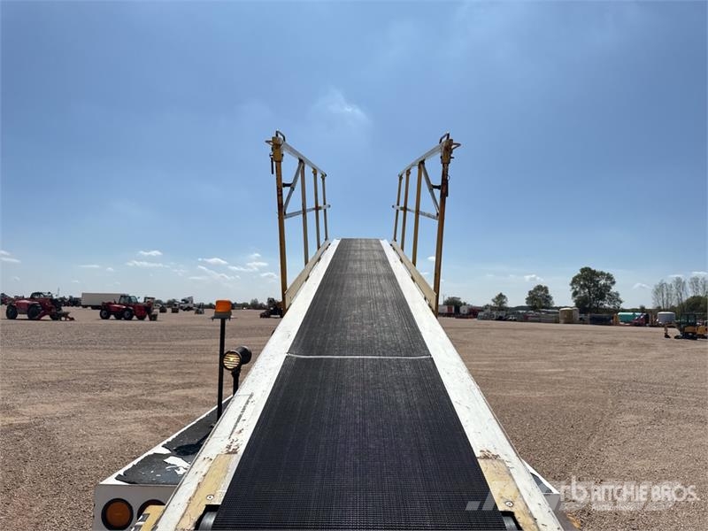 Tug T660 Tapis A Bagages Autotractes Belt Loader L Lantbruk - Övrigt