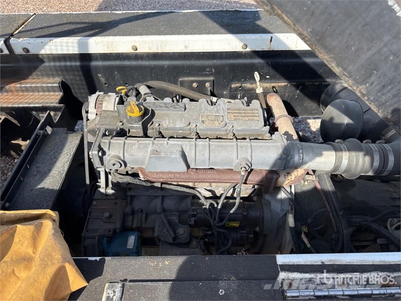 Tug T660 Tapis A Bagages Autotractes Belt Loader D Lantbruk - Övrigt