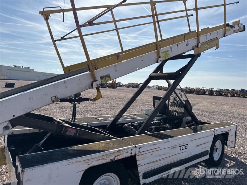  Tug T660 Tapis A Bagages Autotractes Belt Loader D Lantbruk - Övrigt