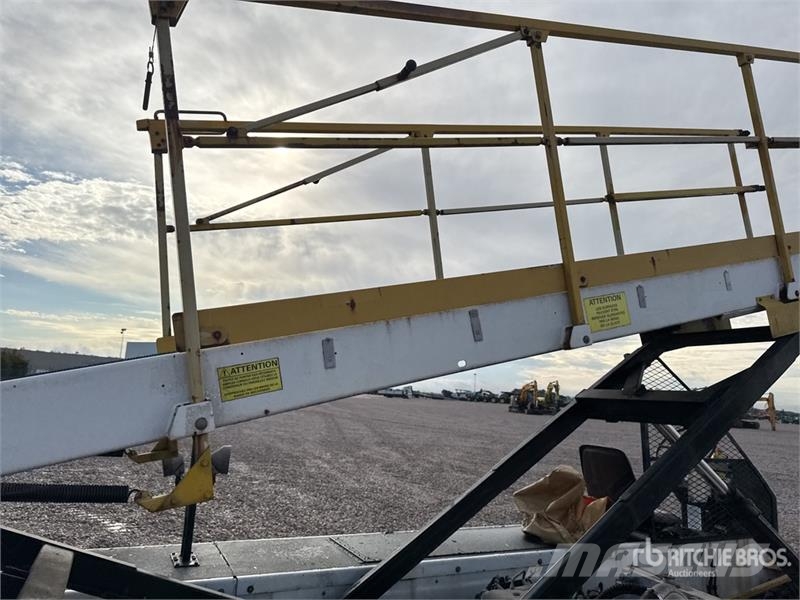  Tug T660 Tapis A Bagages Autotractes Belt Loader L Lantbruk - Övrigt