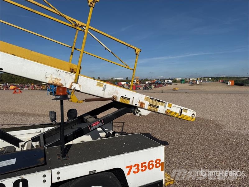  Tug T660 Tapis A Bagages Autotractes Belt Loader L Lantbruk - Övrigt