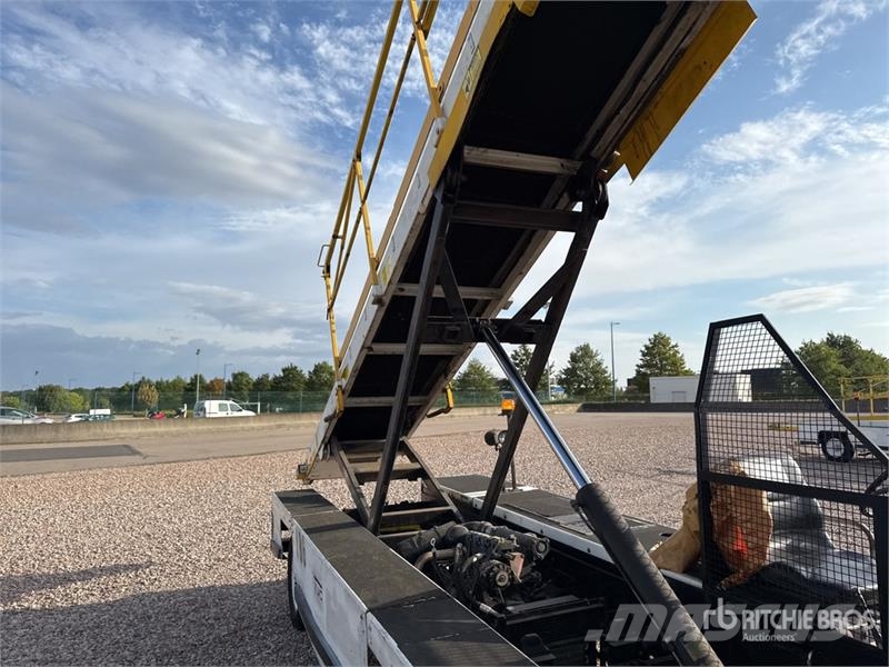 Tug T660 Tapis A Bagages Autotractes Belt Loader L Lantbruk - Övrigt