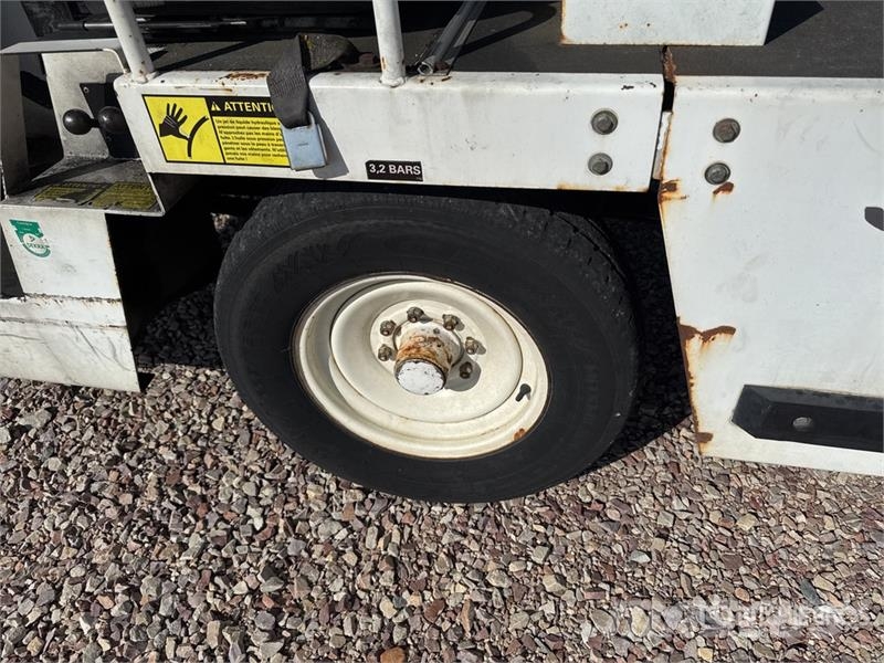  Tug T660 Tapis A Bagages Autotractes Belt Loader D Lantbruk - Övrigt