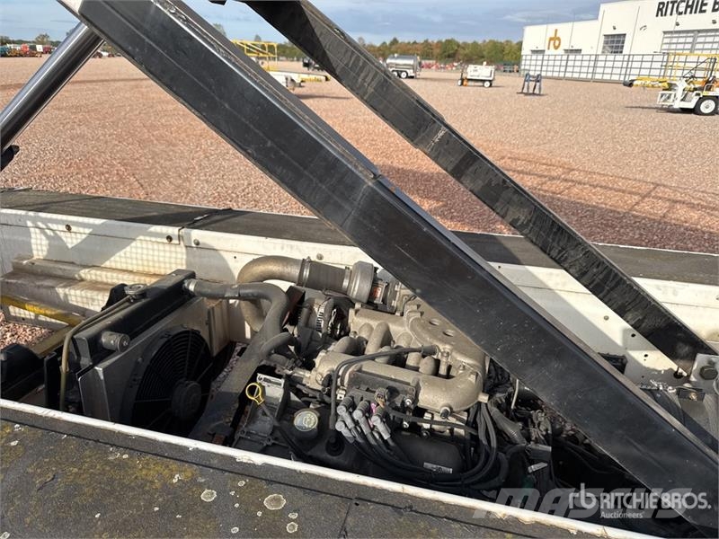 Tug T660 Tapis A Bagages Autotractes Belt Loader L Lantbruk - Övrigt