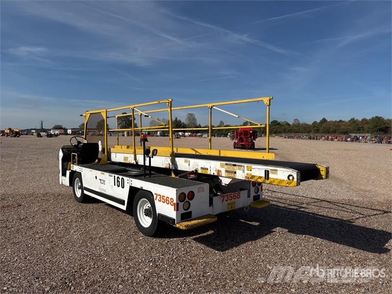  Tug T660 Tapis A Bagages Autotractes Belt Loader L Lantbruk - Övrigt