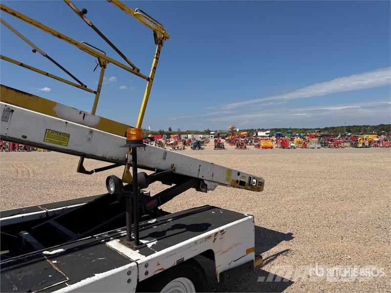 Tug T660 Tapis A Bagages Autotractes Belt Loader D Lantbruk - Övrigt