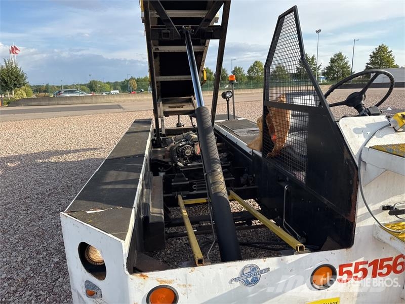 Tug T660 Tapis A Bagages Autotractes Belt Loader L Lantbruk - Övrigt