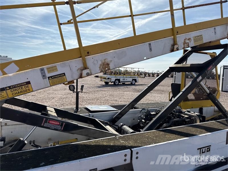  Tug T660 Tapis A Bagages Autotractes Belt Loader L Lantbruk - Övrigt