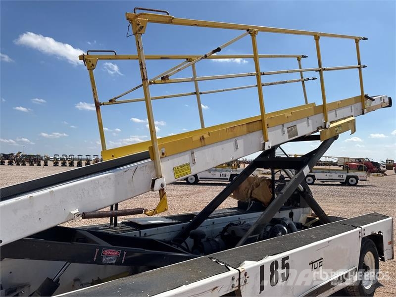 Tug T660 Tapis A Bagages Autotractes Belt Loader L Lantbruk - Övrigt